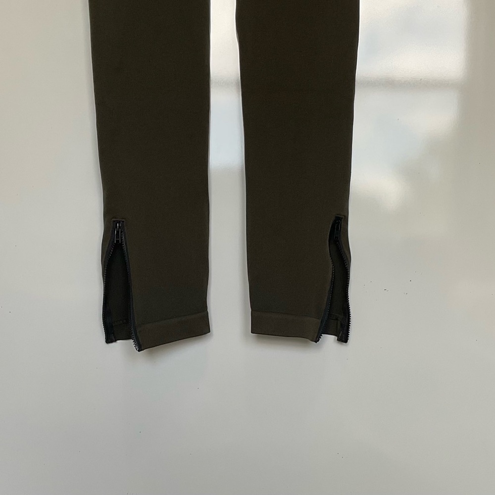 Spanx Seamless Side Zipper Leggings - Picture 5 of 6